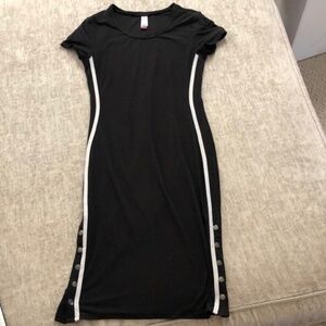 Body-Con Black Dress w/ White Side Stripe & Snap Detail I Size M I Knee Length
